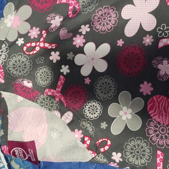 Printed Scrub top - Picture 2 of 4